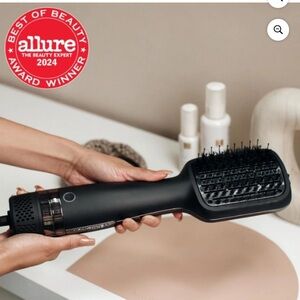 Never-Used Kristin Ess Hair Volumizing Blow Dryer Brush